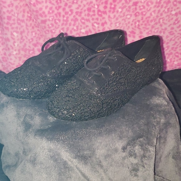 Flats - Picture 2 of 3